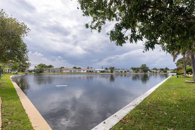 5715 NW 85th Avenue, Tamarac, FL 33321