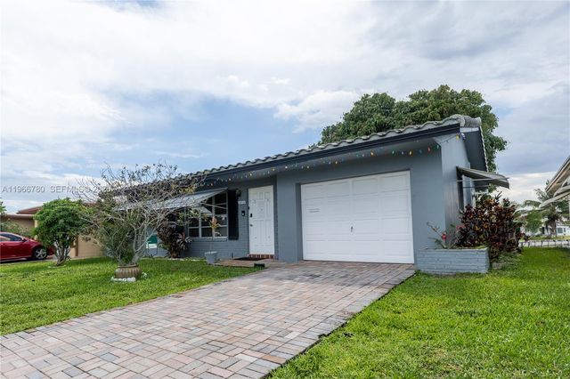 5715 NW 85th Avenue, Tamarac, FL 33321
