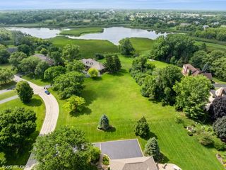 2204 Shetland Road, Inverness, IL 60010