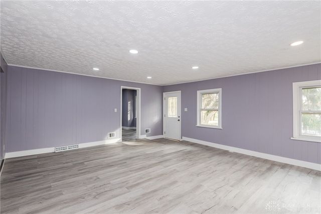 8915 Meeker Road, Dayton, OH 45414