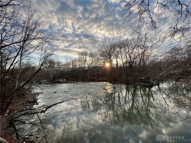 8915 Meeker Road, Dayton, OH 45414