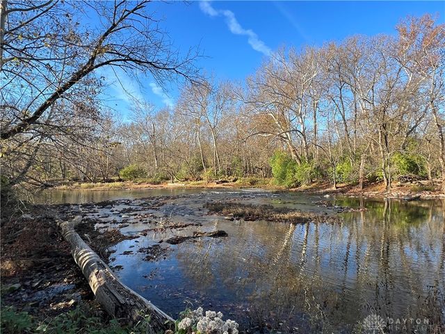 8915 Meeker Road, Dayton, OH 45414