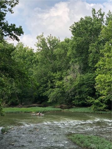 8915 Meeker Road, Dayton, OH 45414