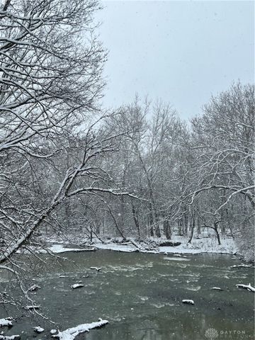 8915 Meeker Road, Dayton, OH 45414