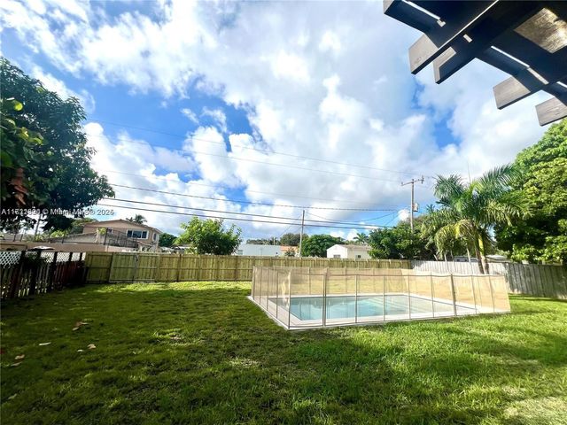 1418 Jefferson St, Hollywood, FL 33020