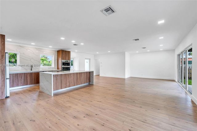 1418 Jefferson St, Hollywood, FL 33020