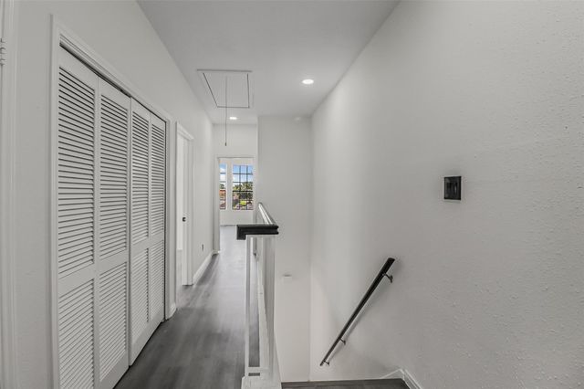 8888 Benning Drive 313, Houston, TX 77031