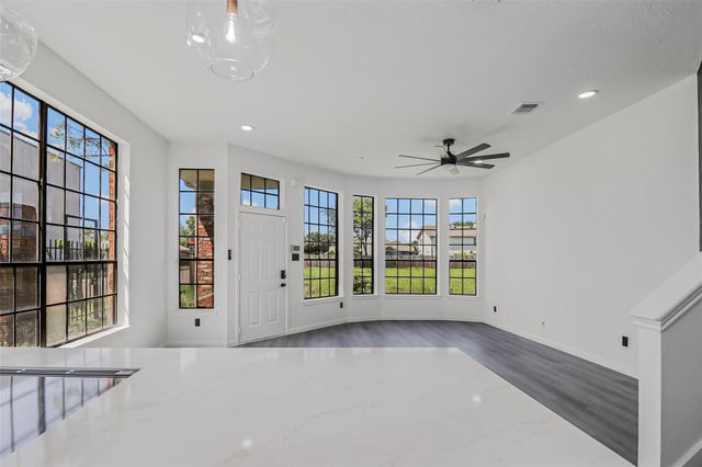 8888 Benning Drive 313, Houston, TX 77031