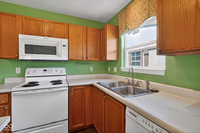 6350 W Chelmsford Drive, Mccordsville, IN 46055