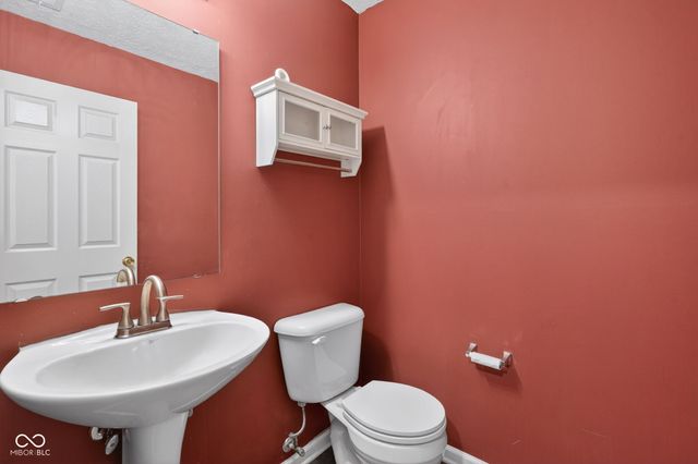 6350 W Chelmsford Drive, Mccordsville, IN 46055