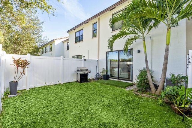 5303 Silverdrift Lane 2, Lake Worth, FL 33463