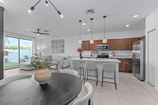 5303 Silverdrift Lane 2, Lake Worth, FL 33463