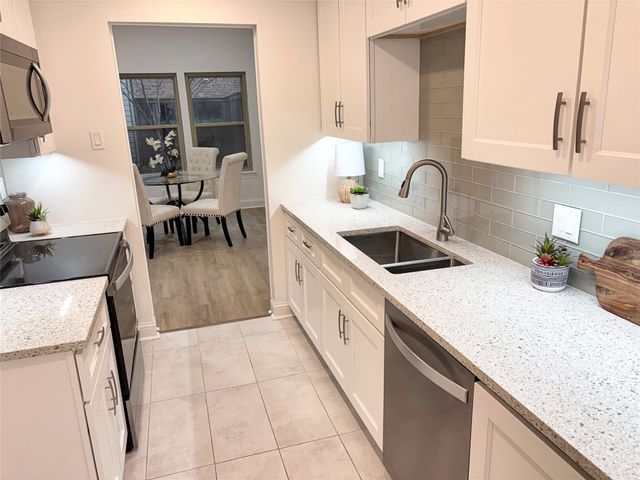 6812 E Northwest Highway, Dallas, TX 75231