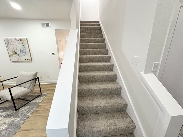 6812 E Northwest Highway, Dallas, TX 75231