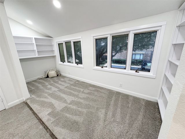 6812 E Northwest Highway, Dallas, TX 75231