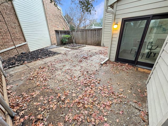 6812 E Northwest Highway, Dallas, TX 75231