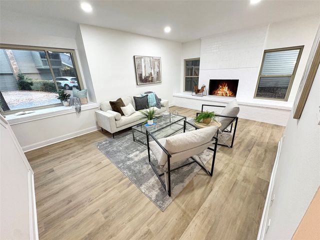 6812 E Northwest Highway, Dallas, TX 75231