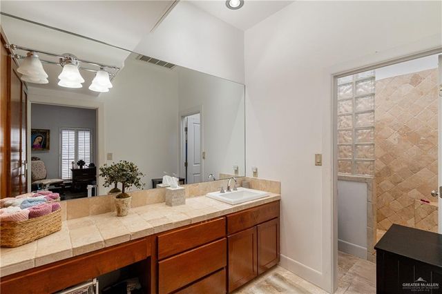 124 W Sunflower Avenue, Mcallen, TX 78504