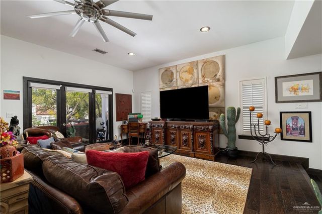 124 W Sunflower Avenue, Mcallen, TX 78504