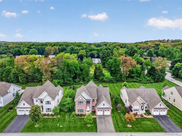 10 W Van Buren Way, Hopewell Junction, NY 12533