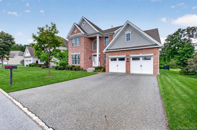 10 W Van Buren Way, Hopewell Junction, NY 12533