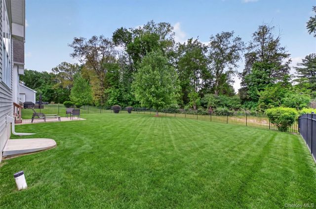 10 W Van Buren Way, Hopewell Junction, NY 12533
