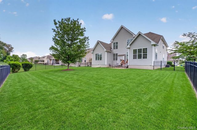 10 W Van Buren Way, Hopewell Junction, NY 12533