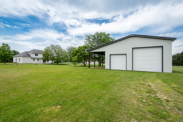 2302 English Prairie Road, Spring Grove, IL 60081