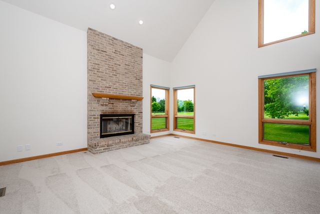 2302 English Prairie Road, Spring Grove, IL 60081