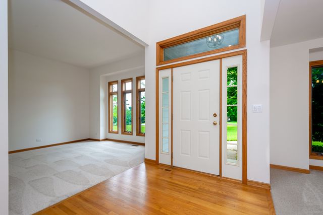2302 English Prairie Road, Spring Grove, IL 60081