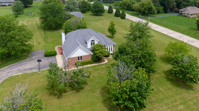 2302 English Prairie Road, Spring Grove, IL 60081