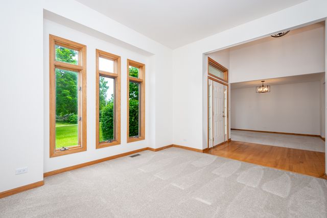 2302 English Prairie Road, Spring Grove, IL 60081