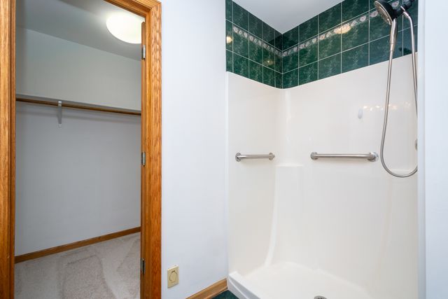2302 English Prairie Road, Spring Grove, IL 60081