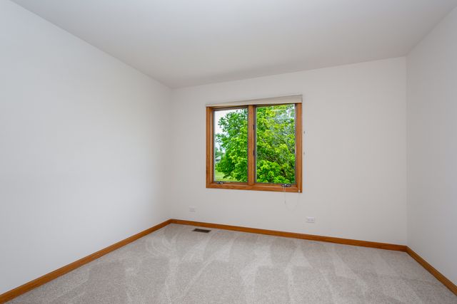 2302 English Prairie Road, Spring Grove, IL 60081