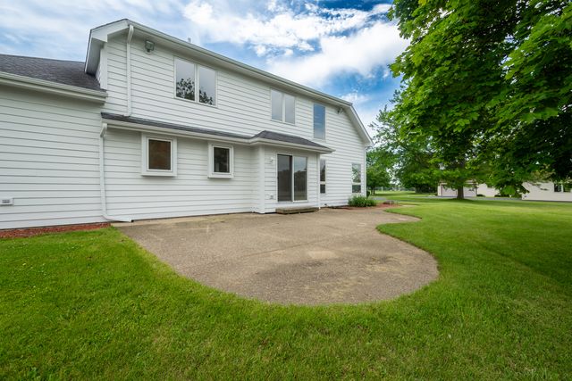 2302 English Prairie Road, Spring Grove, IL 60081