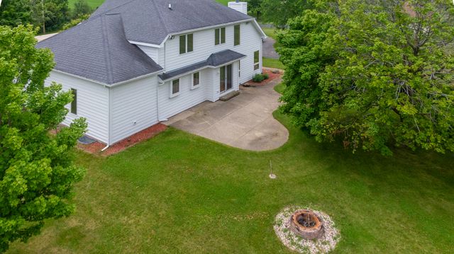 2302 English Prairie Road, Spring Grove, IL 60081