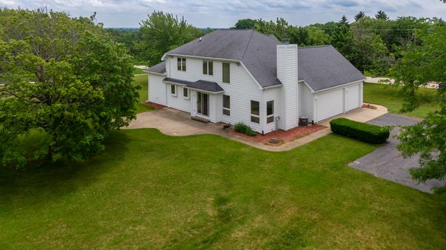 2302 English Prairie Road, Spring Grove, IL 60081