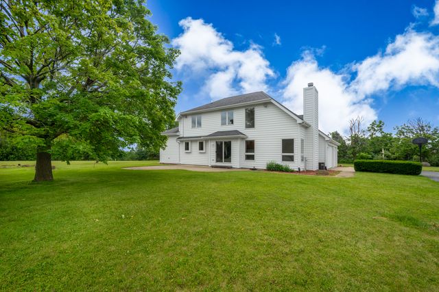 2302 English Prairie Road, Spring Grove, IL 60081