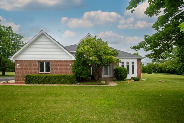 2302 English Prairie Road, Spring Grove, IL 60081