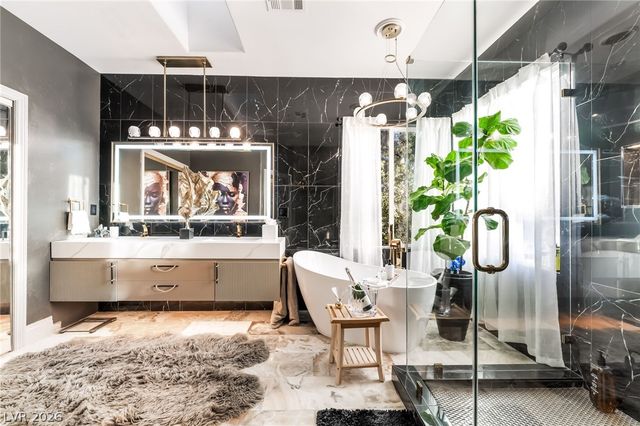 7453 Singing Tree Street, Las Vegas, NV 89123