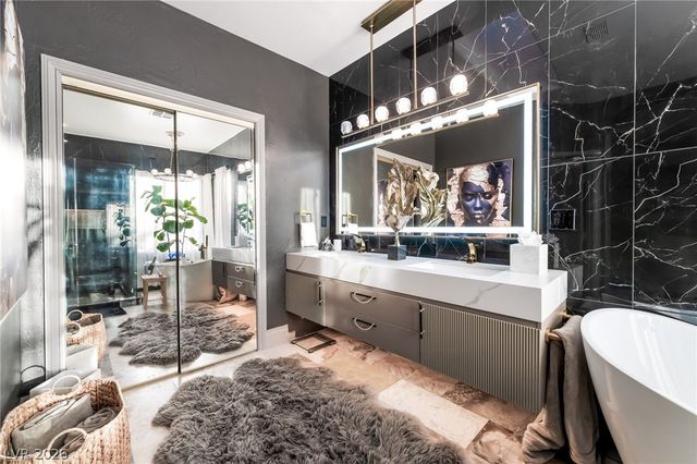 7453 Singing Tree Street, Las Vegas, NV 89123