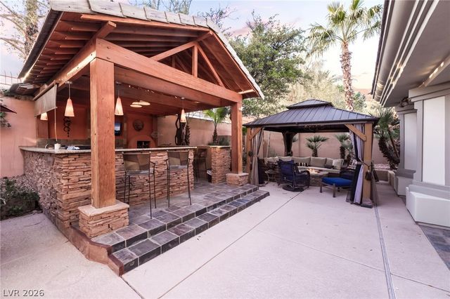 7453 Singing Tree Street, Las Vegas, NV 89123