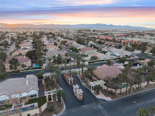 7453 Singing Tree Street, Las Vegas, NV 89123