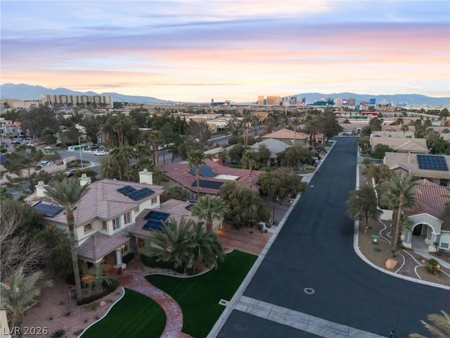 7453 Singing Tree Street, Las Vegas, NV 89123