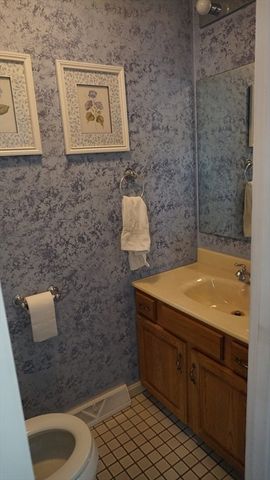 200 Lambert Terrace 77, Chicopee, MA 01020