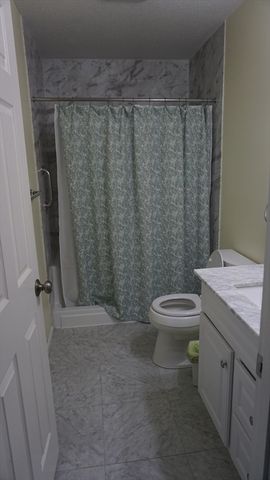 200 Lambert Terrace 77, Chicopee, MA 01020