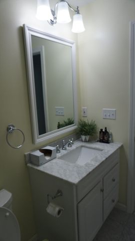 200 Lambert Terrace 77, Chicopee, MA 01020