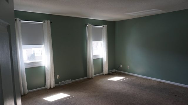 200 Lambert Terrace 77, Chicopee, MA 01020