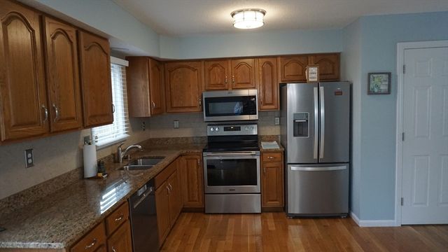 200 Lambert Terrace 77, Chicopee, MA 01020