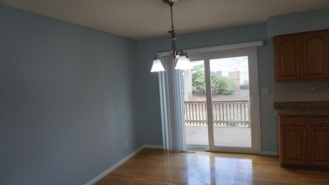 200 Lambert Terrace 77, Chicopee, MA 01020